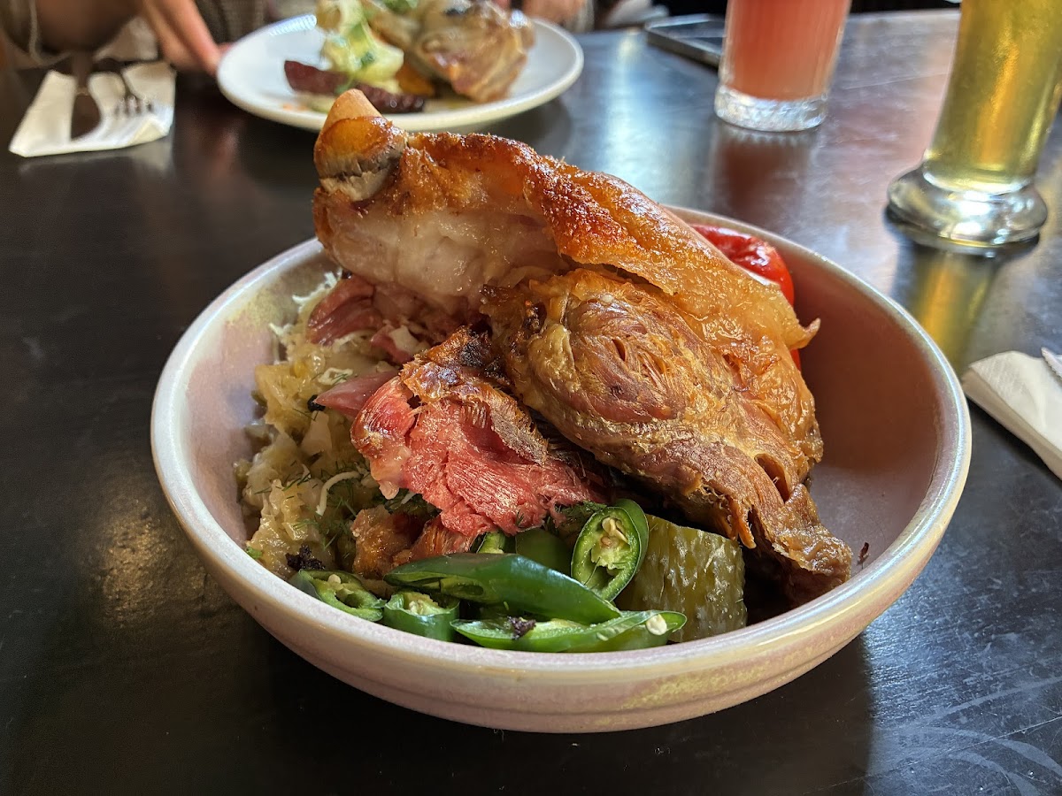 Caru' cu bere — Restaurant